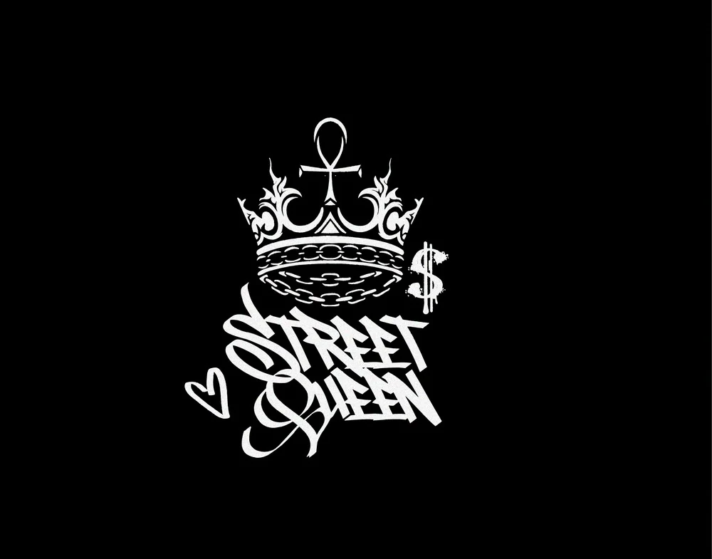 Logo Street Queen em lettering de tag, com coroa, ankh e corrente